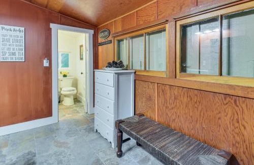 Sugar Pine Casa | 8 Mi to Yosemite National Park Cabin with Fire Pit