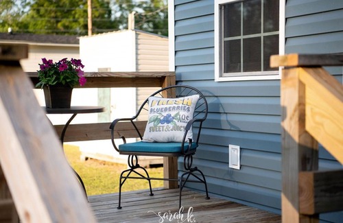 Swansboro Cabaña | 8 miles to Emerald Isle 4 miles to the boat ramp Lots of room for any size boat