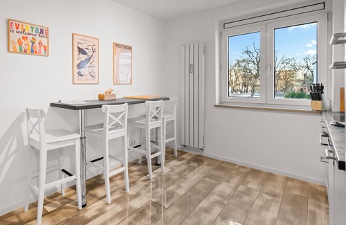 Alte Heide-Hirschau Apartamento | 8 min metro to Marienplatz 120 m² Schwabing - 3 BR - 2.5 bath - private parking