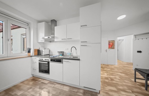 Alte Heide-Hirschau Apartamento | 8 min metro to Marienplatz 120 m² Schwabing - 3 BR - 2.5 bath - private parking