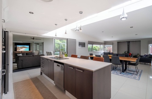Port Macquarie Casa | 8 min to beach, Sleeps 12 + Pets