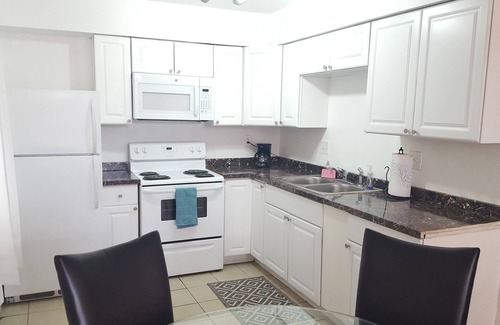 Winchester Apartamento | 8 Min to the strip, w/ Kitchen
