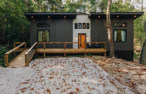 Saint Helens Casa | 8 Min to Zip Lines Unique Stay King Bed