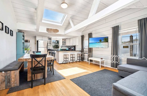 Newburyport Casa | 8 Min Walk to Basin | Screened Porch | Plum Puddin