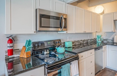 West Old Town Apartamento | # 8 ocho vino · 2bd 1. 5ba, King / Queen, 2 TV's - Walk to Old Town