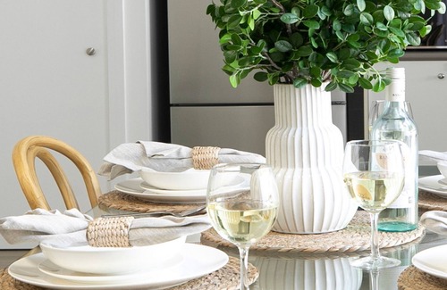 Moss Vale Apartamento | 8 on Clarence — Stay 5, Pay 4
