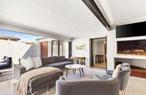 Betty's Bay Casa | 8 on Nivenia by Host Agents