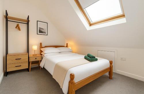 Cathays Apartamento | 8 Person, 4 Bedroom Light, Warm & Modern Apartment