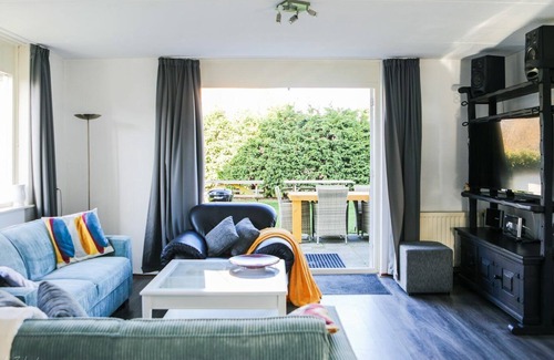 Wemeldinge Casa | 8-person holiday home in Wemeldinge