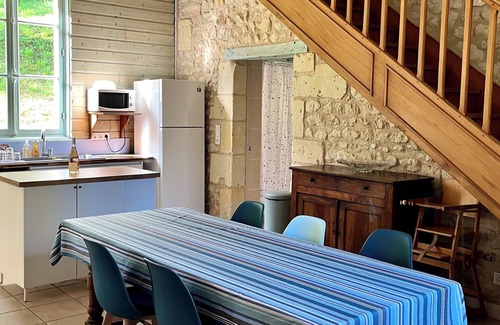 Troo Cabaña | Casa Rural "El cuervo y la zorra" a lo largo del Loir con piscina y pista