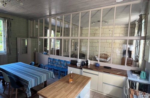Troo Cabaña | Casa Rural "El cuervo y la zorra" a lo largo del Loir con piscina y pista