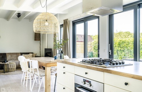 Groot Valkenisse Casa | 8 person holiday home in Zoutelande