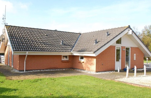 Bork Havn Casa | 8 person holiday home in Hemmet