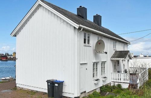 Averoy Municipality Casa | 8 person holiday home in averøy
