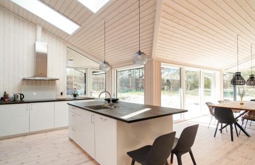 Hundested Casa | 8 person holiday home in Hundested