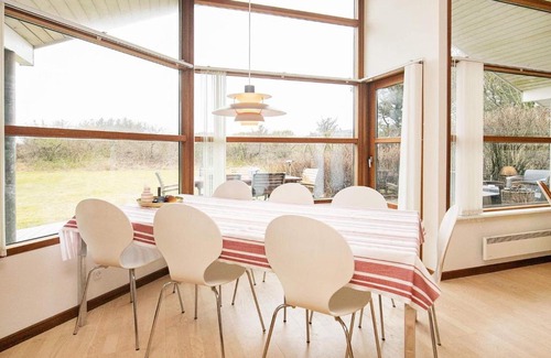 Nr. Lyngby Casa | 8 person holiday home in L kken