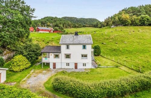 Halsa Municipality Casa | 8 person holiday home in VÅGLAND-By Traum