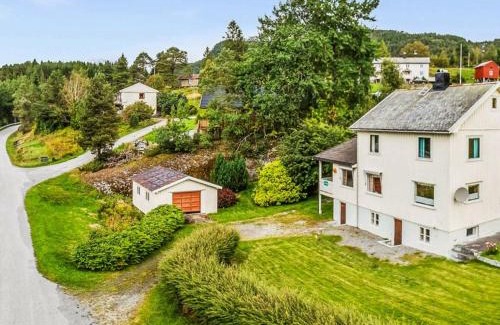 Halsa Municipality Casa | 8 person holiday home in VÅGLAND-By Traum