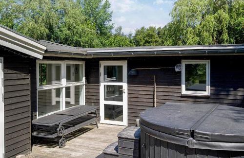 Hoensinge Casa | 8 person holiday home in Vig-By Traum