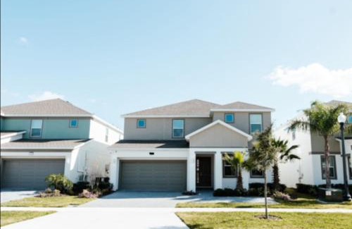 Kissimmee Casa | 8-Room 6 Bath Family House with Pool - Next to Disney World & Universal Studios