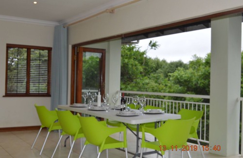 Hillcrest Casa | 8 Sleeper Kingsize Vacation Home Rental Springside Road, Hillcrest Park, Durban