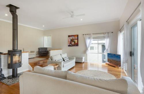 Kianga Casa | 8 Sunnyside Crescent Kianga