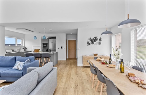 North Buckland Cabaña | 8 The Vista, Willingcott Nr Woolacombe - Hot tub/ On-site pool/ EV Charger/ Ecohome