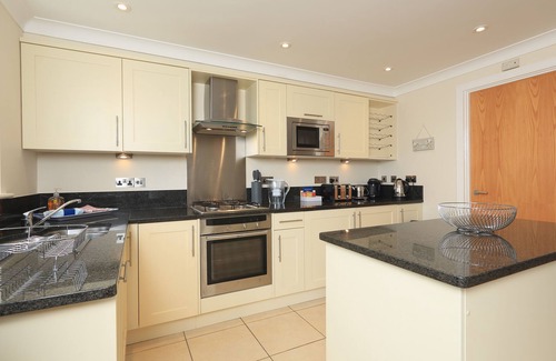 Thurlestone Cabaña | 8 Thurlestone Beach, THURLESTONE