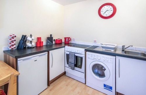 Forres Apartamento | 8 Varis Apartments
