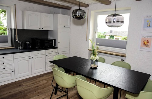 Nassenfels Apartamento | 80 m² apartment, own entrance, terrace and garden, close to shopping facilities