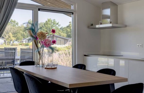 Municipality of Veldhoven Chalet De Esquí | 80 m² Chalet ∙ 2 bedrooms ∙ 4 guests