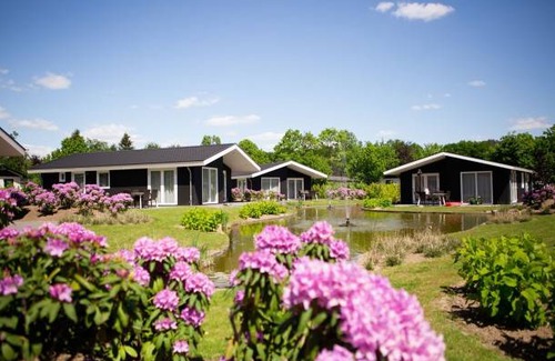 Municipality of Veldhoven Chalet De Esquí | 80 m² Chalet ∙ 3 bedrooms ∙ 6 guests