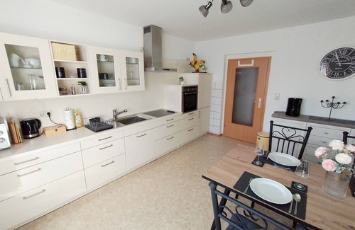 Tirschenreuth Apartamento | 80 qm Moderne Wohnung mit Balkon und Garten im Herzen von Tirschenreuth