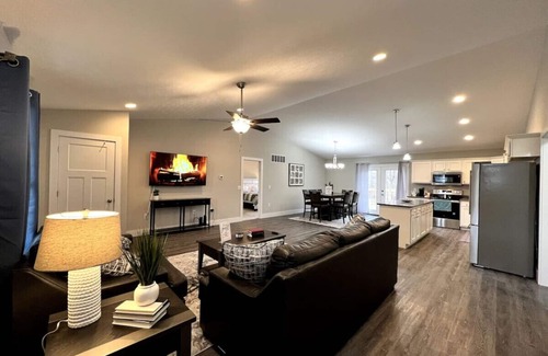 Franklin Casa | 8057 Timberwind Drive · Brand New Country home - Minutes from Miamisburg