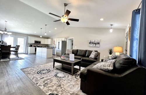 Franklin Casa | 8057 Timberwind Drive · Brand New Country home - Minutes from Miamisburg