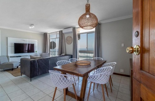 Amanzimtoti Apartamento | 806 Beachfront