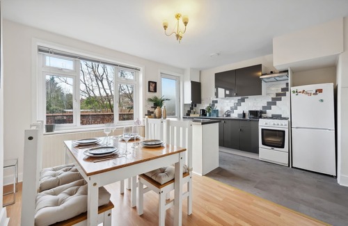 Edgware Apartamento | Moderno-Apartamento-Baño Privado