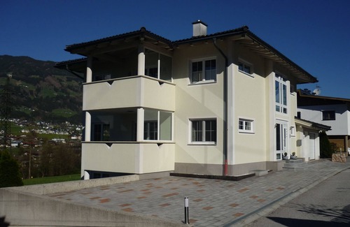 Hart im Zillertal Casa | Apartamentos de 80 m² con terraza orientada al sur.