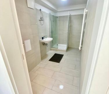 Grinzing Apartamento | 80m2 Apartment with Terrace & Free Parking