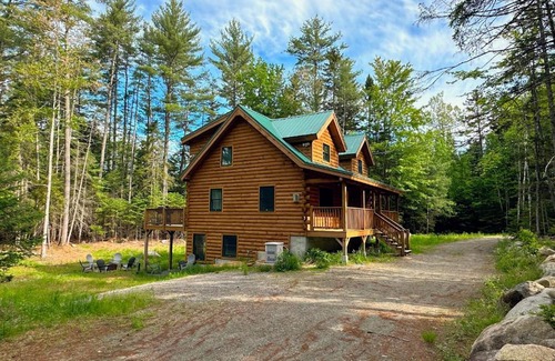 Bethlehem Casa | 80PVR Log Home 20min to Bretton Woods AC Hot Tub wifi cable fireplace fire pit