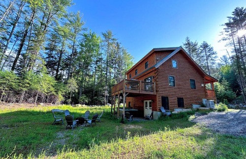Bethlehem Casa | 80PVR Log Home 20min to Bretton Woods AC Hot Tub wifi cable fireplace fire pit