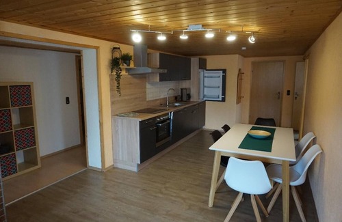 Kollnburg Apartamento | Apartamento de 80 m2 en el ático con parking y wifi.