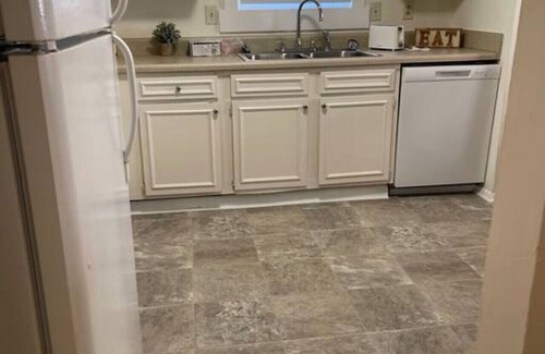 Charlotte Casa | 8107 Bald Ridge · 4 Bedroom Home, Mins from Uptown, Pet-friendly