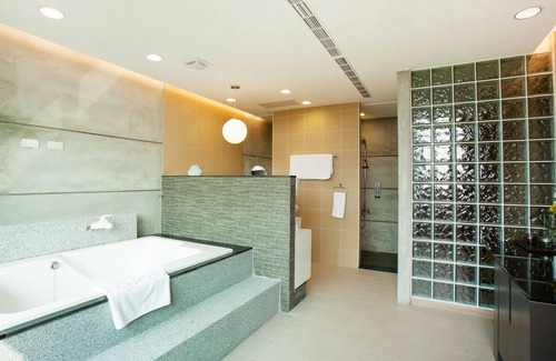 Jinhu Hotel | 823 Tourist Hotel