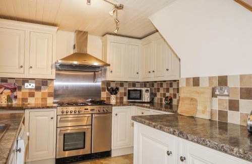 Cullen Casa | 83 Seatown