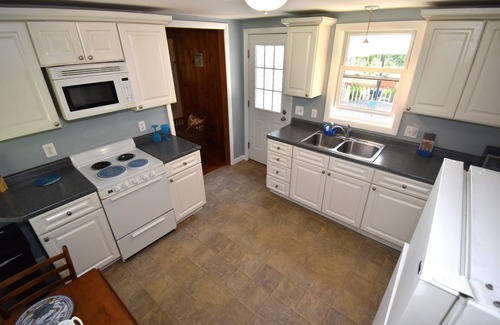 Saunderstown Casa | 83 South Ferry Road