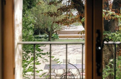 Althen-des-Paluds Casa | 84B5 - Hibiscus, suite in an 18th century Provencal farmhouse