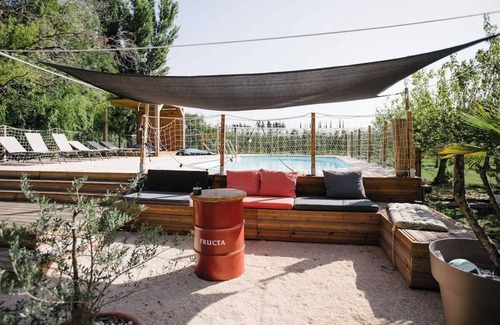 Althen-des-Paluds Casa | 84B5 - Hibiscus, suite in an 18th century Provencal farmhouse
