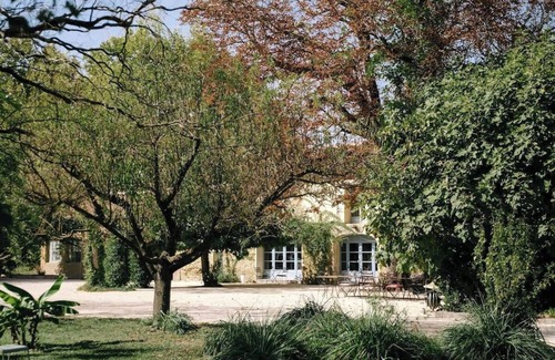 Althen-des-Paluds Casa | 84B5 - Hibiscus, suite in an 18th century Provencal farmhouse