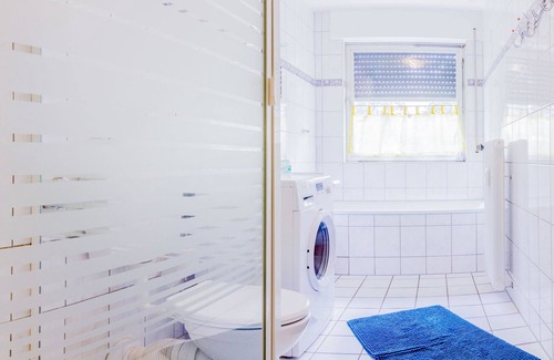 Rhein-Erft-Kreis District Apartamento | Apartamento de 85 metros cuadrados con amplio balcón en el 1er Arriba - alojamiento barato